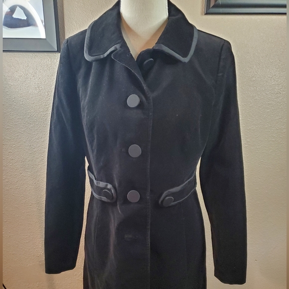 Beautiful Velvet Jacket - Picture 2 of 7